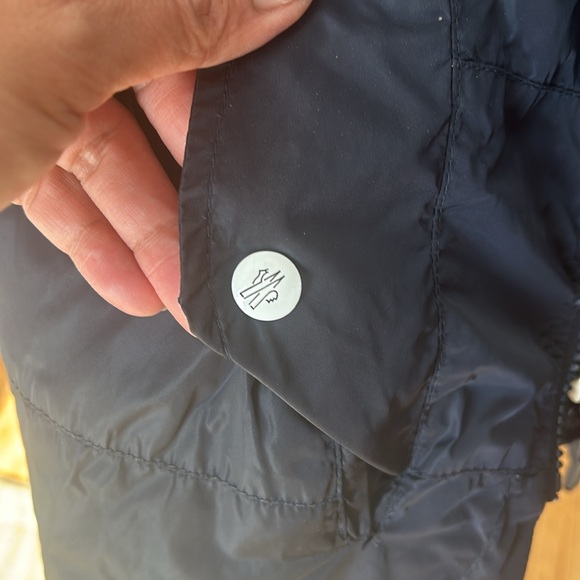 Authentic Moncler wind breaker - Picture 10 of 17